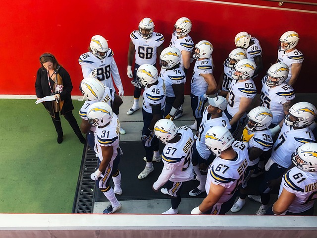 背后正是这 背后正是这